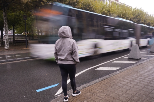 Autobusaren igarotzea